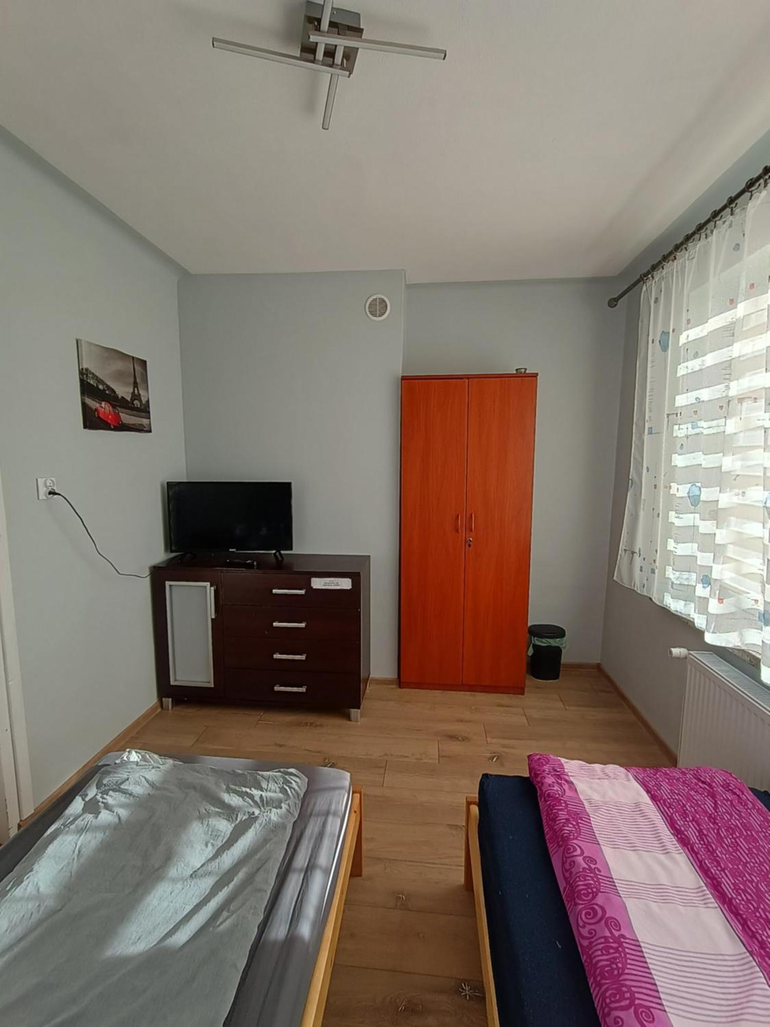 Noclegi Nad S-Ka Miechów Exteriör bild